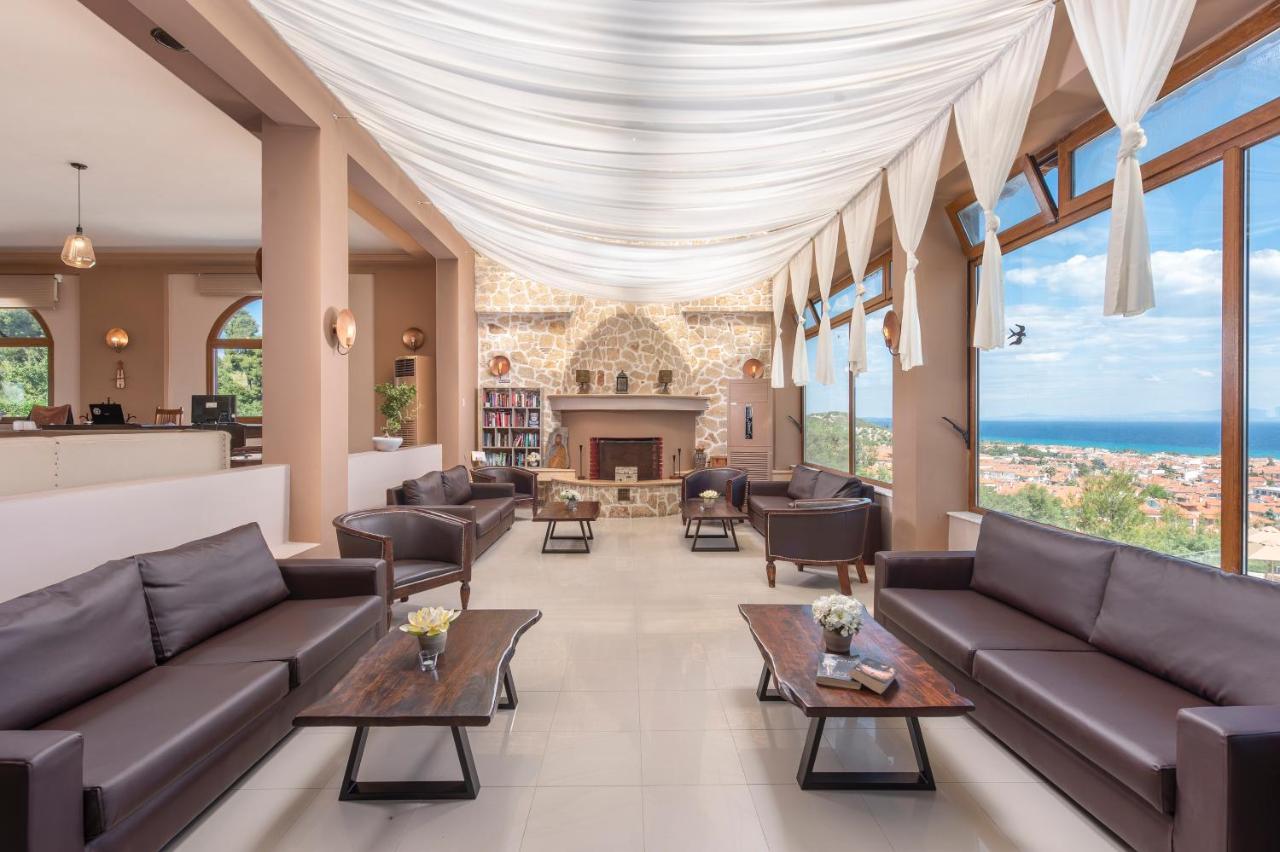 Alia Palace Hotel - Adults Only 16+ Chalkidiki Luaran gambar The hotel's lobby